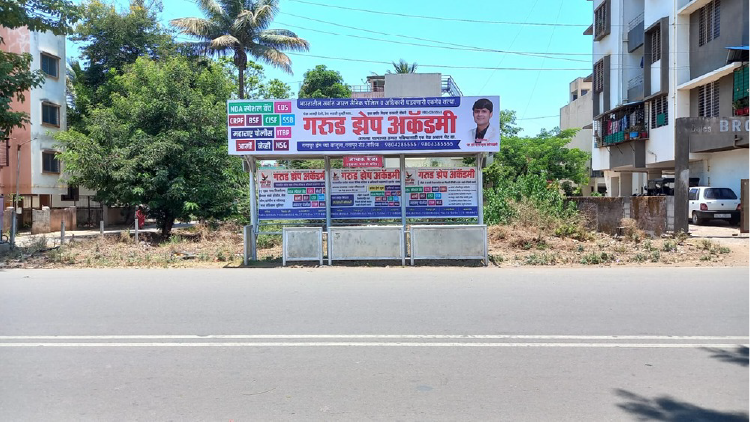 Bus shelter advertising and branding in Nashik, Mumbai, Pune and Nagpur Brand Banao.Ai